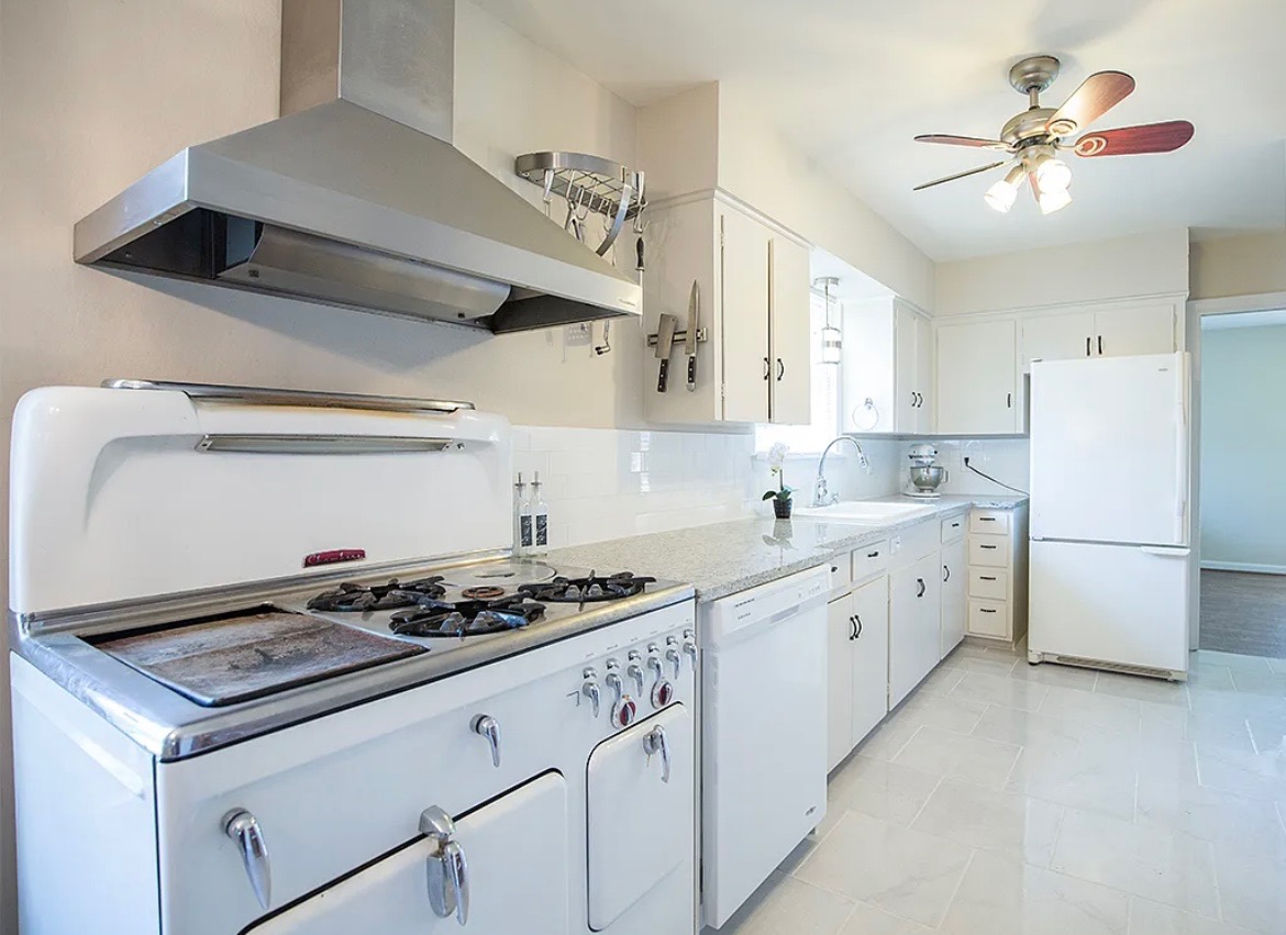 Modern kitchen painted with neutral tones